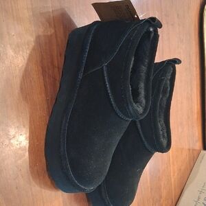 BearPaw Black Suede Short Winter Boot with Plush Lining